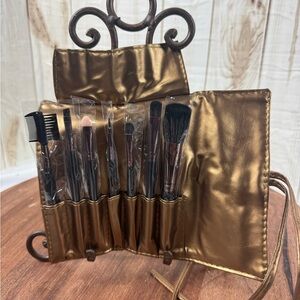 Gold Makeup 7 Brushes Set(3 sets)black,gold and bronze.